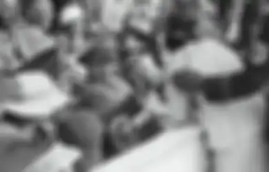 ‘Dia Terus Tersenyum dan Saya Menciumnya’, Ciuman Seorang Wanita untuk Adolf Hitler yang Berakhir Pemecatan bagi Pengawalnya, Bagaimana Kisahnya?