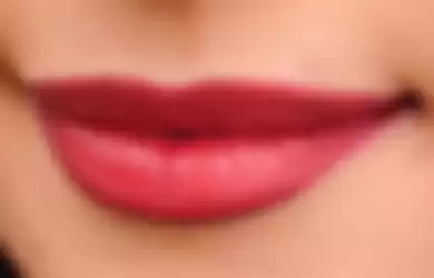 Ilustrasi - makna mitos kedutan di bibir menurut primbon jawa