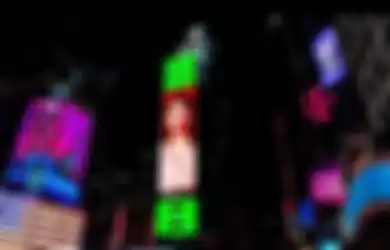 Rossa masuk billboard Times Square New York