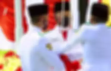 Pengibar Bendera Merah Putih di Istana Negara