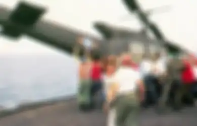 Sampai Jadi Bahan Celaan Gara-gara Deretan Senjata Canggihnya Dirampas Taliban, AS Nyatanya Malah Pernah Sengaja Buang Helikopter ke Laut Usai Kalah dari Perang Vietnam, Tujuannya Mulia