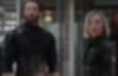 Chris Evans dan Scarlett Johansson di film Avangers: Infinity Wars