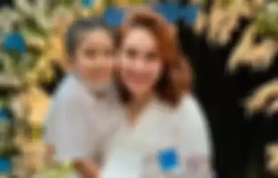 Ayu Ting Ting tunjukkan tanggung jawabnya sebagai ibu dari Bilqis.