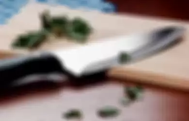 Ikuti cara ini kalau mau pisau dapur yang tumpul kembali tajam.