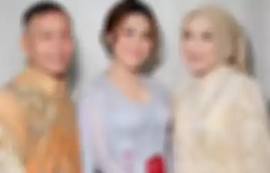 Ayu Ting Ting dan orang tuanya, Abdul Rozak dan Umi Kalsum