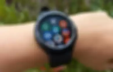 Review fitur Samsung Galaxy Watch4 Classic LTE.
