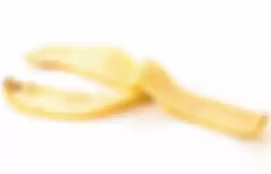 Kulit pisang ampuh hilangkan noda kuning pada gigi.