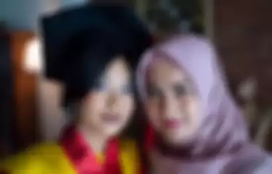 Ikke Nurjanah dan putrinya Siti Adira Kania