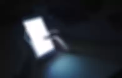 Bahaya menggunakan ponsel di kegelapan