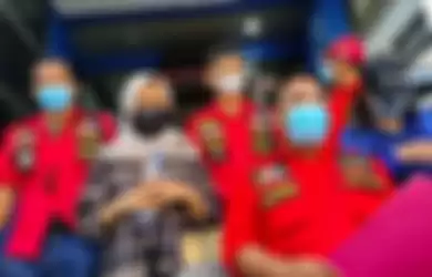 Pelapor anak Nia Daniaty, Agustin dan Karnu ditemui di Polda Metro Jaya, Jakarta Selatan, Selasa (5/10/2021).  
