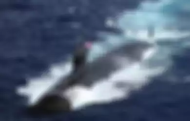 China tuntut klarifikasi AS atas insiden kapal selam Amerika Sericat Connecticut yang menabrak obyek asing di Laut China Selatan.
