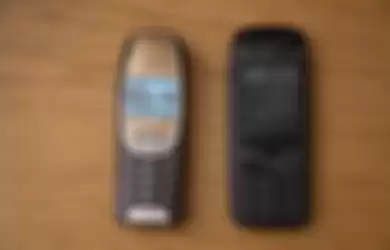 Perbandingan Nokia 6310 lama dan baru.