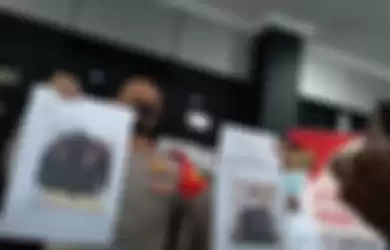 Foto tampang anggota ormas di Bekasi banyak dicari jawara di media sosial. Ucapannya yang menghina orang Betawi sudah memicu keresahan warga.