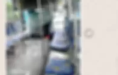 Foto sopir bus TransJakarta yang meninggal karena terjepit stang kemudi tersebar luas di media sosial. Terungkap fakta mengejutkan di baliknya.