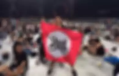Bendera Slank di Konser Coldplay.
