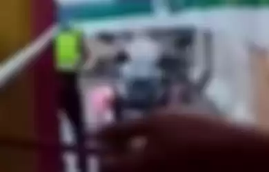 Video viral oknum polisi meminta sekarung bawang saat menilang pengendara 