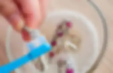 Hemat Ongkos! Begini Cara Membuat Perhiasan Emas Anda yang Menghitam Kembali Berkilauan, Cukup Gunakan Baking Soda