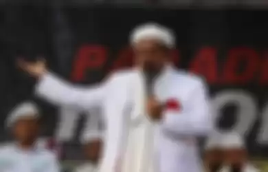 Netizen mengunggah kembali foto tangkapan layar dari berita yang memuat sindiran Vanessa Angel ke Habib Rizieq Shihab.