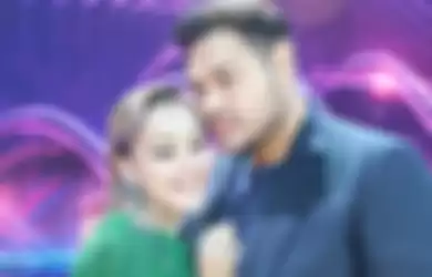 Foto mesra sosok Ayu Ting Ting dan Ivan Gunawan.