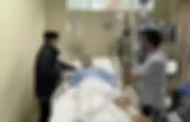 Foto Haji Lulung yang tergolek lemah di ranjang rumah sakit sudah membuat netizen syok. 