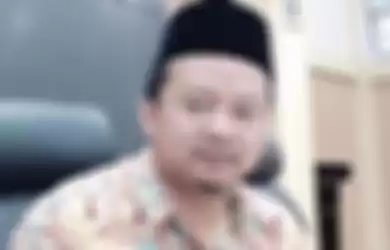 Herry Wirawan didakwa memperkosa 12 santriwatinya hingga melahirkan 9 anak, mengajar di Madani Boarding School, Cibiru, Bandung.