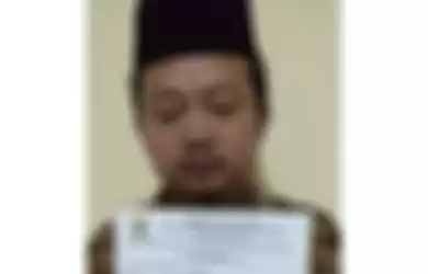 Herry Wirawan didakwa memperkosa 12 santriwatinya hingga melahirkan 9 anak, mengajar di Madani Boarding School, Cibiru, Bandung.