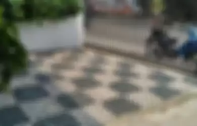 Paving blok ramah lingkungan untuk lantai carport dengan pemasangan yang praktis. 