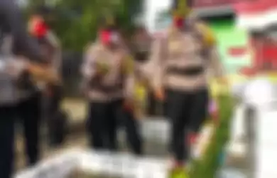 Kapolres Padang Pariaman AKBP Dian Nugraha telah resmi dicopot  Kapolri Jenderal Listyo Sigit Prabowo. Kasusnya dicari netizen. 