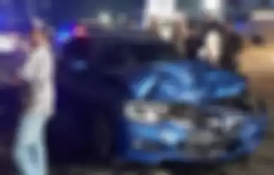 Kondisi mobil BMW yang mengalami kecelakaan pada 7 Desember 2019 di kawasan Sudirman, Jakarta. Mobil ini diduga dikemudikan Gaga Muhammad dengan penumpang Laura Anna. 