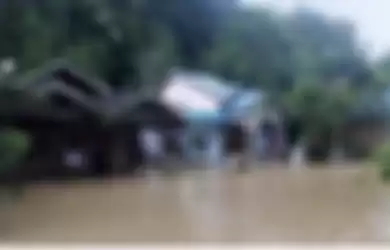 Foto lokasi ibu kota baru yang terendam banjir langsung menjadi perbincangan netizen di media sosial. Alasan pemindahan disinggung.