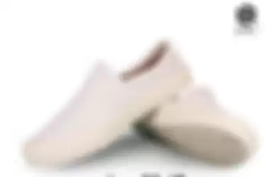 Sepatu Slip On Warna Putih Saba