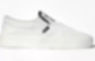 Sepatu Slip On Warna Putih Bukanef