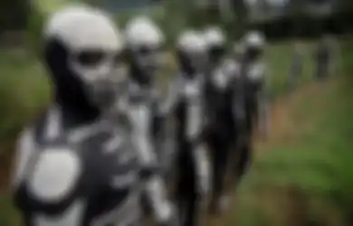 'Terlahir' dari Pria Gaib yang Menjadi Ayah Usai Mengusir Suami Orang Lain, Inilah Suku Chimbu, Suku Asli Papua yang Hancurkan Mental Musuh Lewat Tarian Kematian Ini
