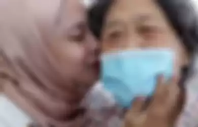 Foto anak TKI yang dirawat wanita beda agama  viral. Itu sebabnya, masalah Rohana Abdullah mengundang perhatian publik juga pejabat Malaysia.