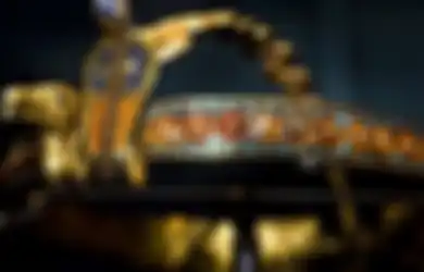 Tersembunyi di Bawah Topeng Emas, Tutupi Kepala dan Bahu Mumi, Inilah Mahkota Emas Tutankhamun, Dirancang untuk Mengamankan Wig Raja Saat Upacara dan Melindungi Dahinya di Akhirat