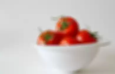 ilustrasi tomat segar