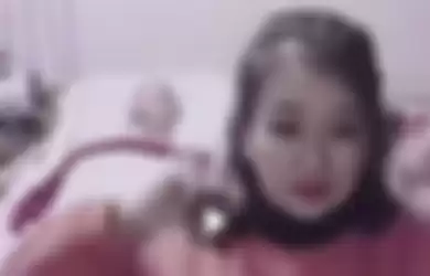 Cui Fangli asyik joget TikTok saat suaminya menderita lumpuh.