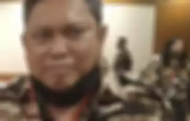 Nama mertua Dian Sastro kembali menjadi sorotan di media sosial. Dulu, Adiguna Sutowo gampang pesan nasi padang dari dalam penjara. 
