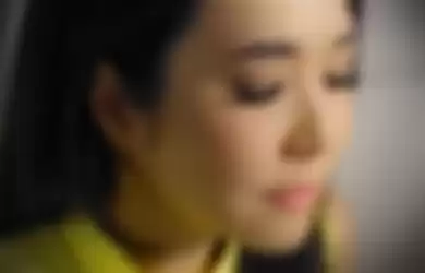Gisel mengunggah foto wajahnya yang dibasahi air mata. Netizen malah mencibir foto janda Gading Marten. Pintu rujuk ditutup rapat. 