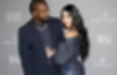 Kanye West dan Kim Kardashian resmi bercerai