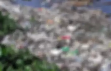 ilustrasi sampah plastik di teluk Jakarta