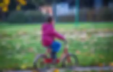 Ilustrasi anak bisa mengendarai sepeda roda dua