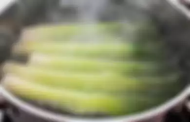 Manfaat air rebusan daun bawang untuk kesehatan.
