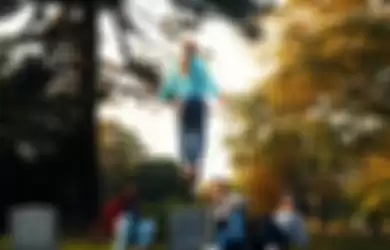 Cuplikan Max Mayfield yang diperankan Sadie Sink, dalam trailer terbaru Stranger Things 4.