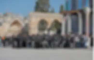'Setiap Ramadhan Mereka Menyerang Kami' Belum Setahun Serangan Membabi Buta Israel ke Masjid Al Aqsa, Pasukan Zionis Israel Kembali Menyerang Masjid Suci Itu Ketika Ibadah Sholat Subuh Dilaksanakan