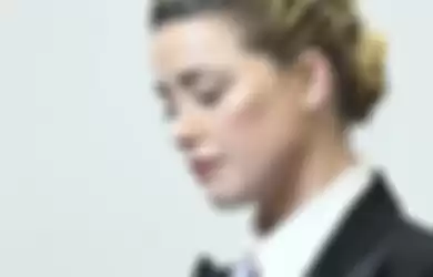 Amber Heard saat persidangan kasusnya bersama Johnny Depp