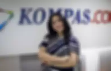 Aktor Nagita Slavina berpose usai wawancara promo film The Secret di redaksi Kompas.com, Palmerah Selatan, Jakarta, Rabu (18/4/2018). Film yang bergenre horor tersebut akan tayang pada 26 April 2018.