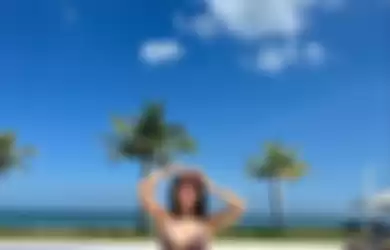 Rachel Vennya dalam balutan bikini two piece
