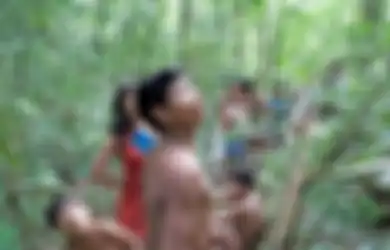 Bersembunyi di Kedalaman Hutan Amazon, Inilah Suku Awa, Suku Primitif Terancam Punah yang Konon Memiliki Kemampuan Bak Sniper dengan Busur Panah