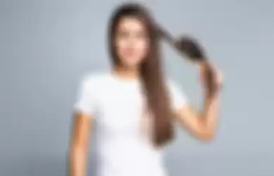 Cara Merawat Rambut Rontok dengan Bahan Alami